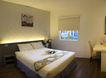 Canary Hotel